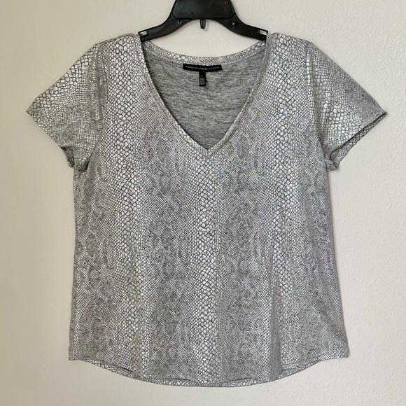 White House Black Market - Metallic-Print V-Neck Tee Size Large. - Picture 10 of 16